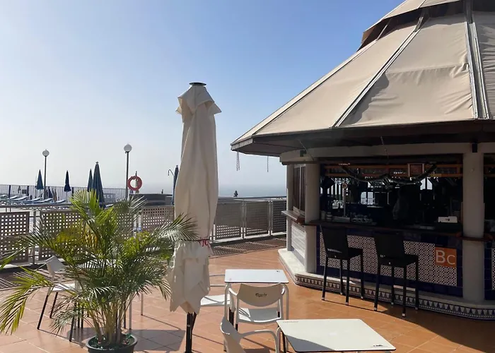 شقة Sunny Seaview Modern - Pool And Access *