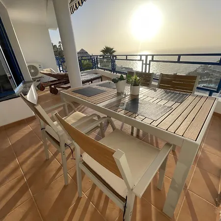 Sunny Seaview Modern - Pool And Access Appartement